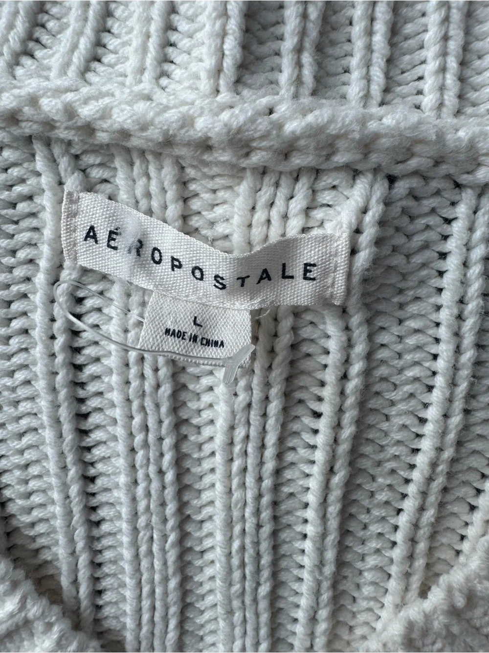Aeropostale Women's Cream Cable Knit V-Neck Sweater Size L